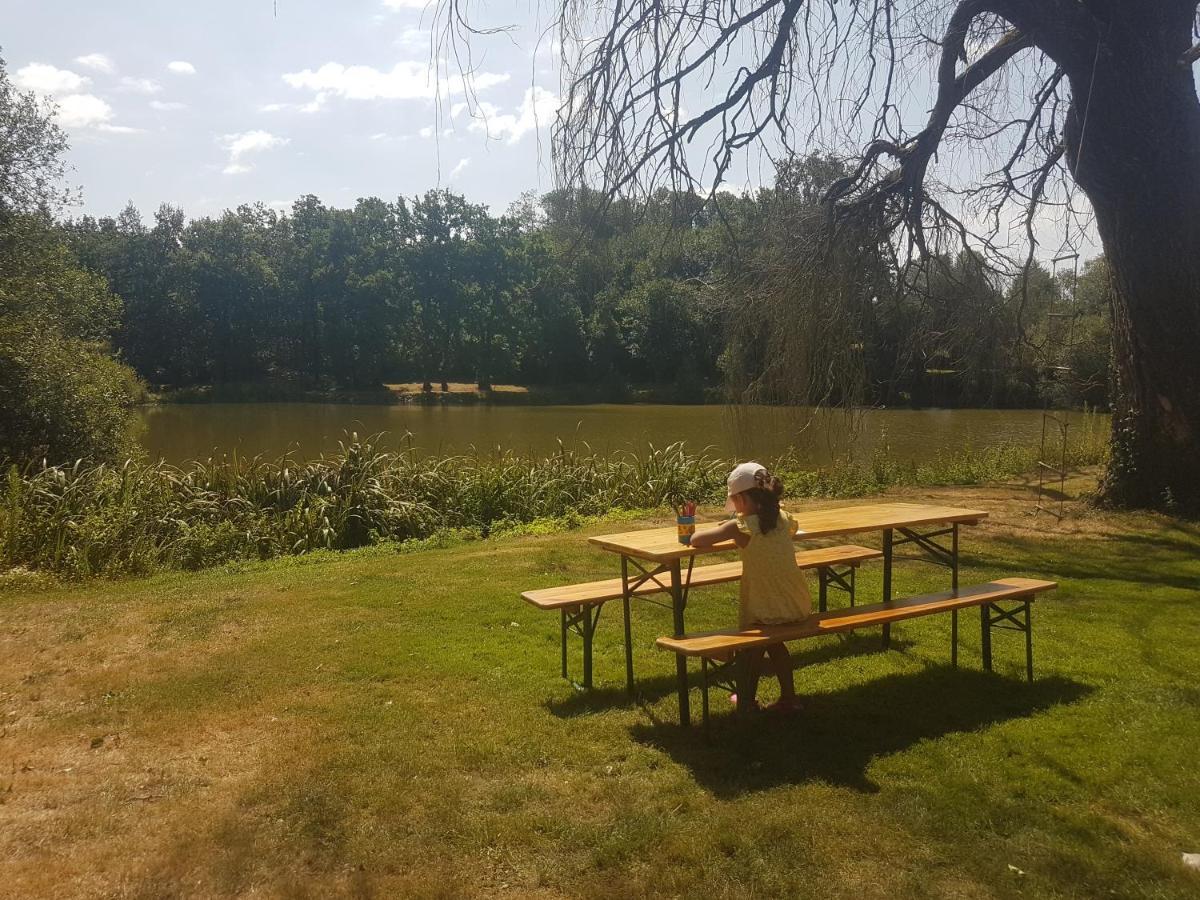 Camping De La Chagnee Saint-Aubin-le-Cloud Eksteriør bilde
